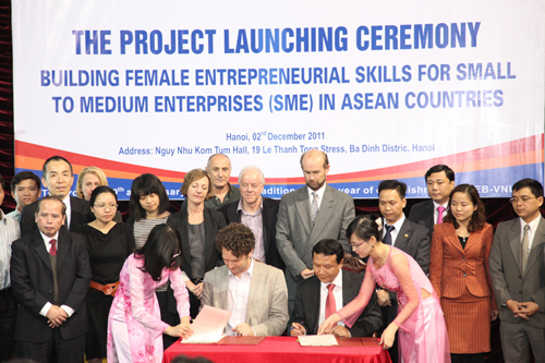 ​អភិវត្តលទ្ធកម្មកសាងអាជីពសំរាប់នារី​ អាស៊ាន